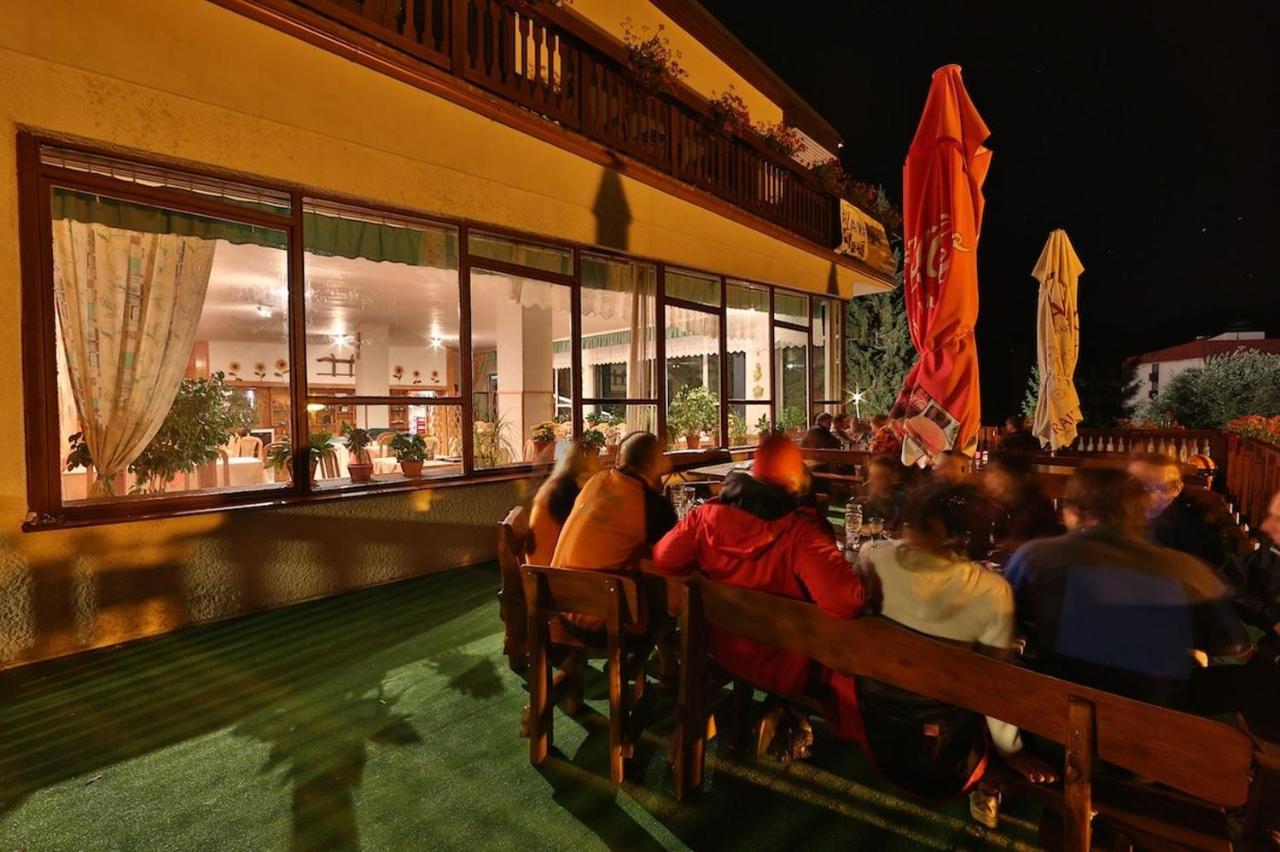 Hotel Polianka Krpacovo Exterior photo
